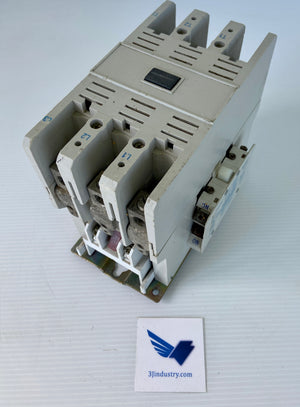 Cutler Hammer -  CE15NN3 - 10E - Serie 1 - 140A - 600V - Motor Contactor - With auxiliary contact C320KGS32 - 120V60HZ - 110V50HZ  -  Cutler Hammer CE15NN3 Motor Contactor