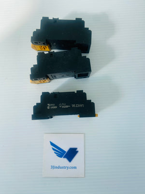 LOT OF 3 PYF14A-E - 5A 250V   -  OMRON PYF14AE RELAY SOCKET
