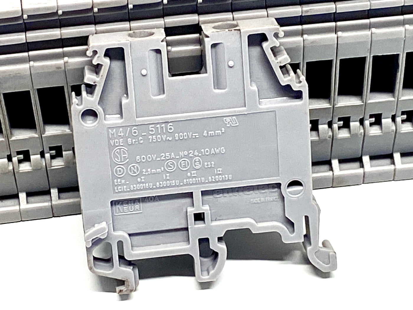 LOT OF 50 M4/6_5116 600V25A N24 10AWG ENTRELEC Screw Clamp