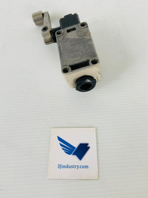 WLCA2-T - 10A - 600VAC - 125 250 480VAC   -  OMRON WLCA2T LIMIT SWITCH