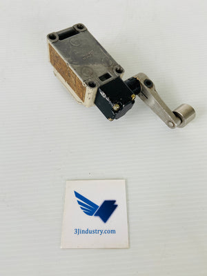 WLCA2-T - 10A - 600VAC - 125 250 480VAC   -  OMRON WLCA2T LIMIT SWITCH