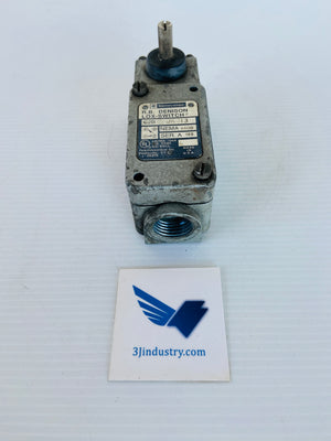 "C2B-JK013 - 1.2A@600VAC - 0.1A @600VDC  -  TELEMECANIQUE C2BJK013  LIMIT SWITCH