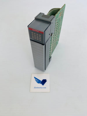1746-OA16 - 1746OA16 - SLC500 - 85-255VAC - 50/60HZ - OUTPUT PLC - 16 OUTPUTS   -  Allen-Bradley 1746OA16 I/O MODULE