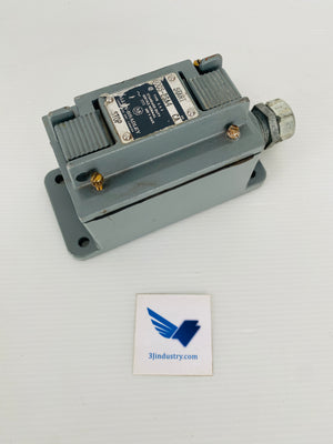 800S-2SA4 - SER CA - TYPE 3,4,5 - 600V  -  ALLEN-BRADLEY 800S2SA4 PUSHBUTTON STATION