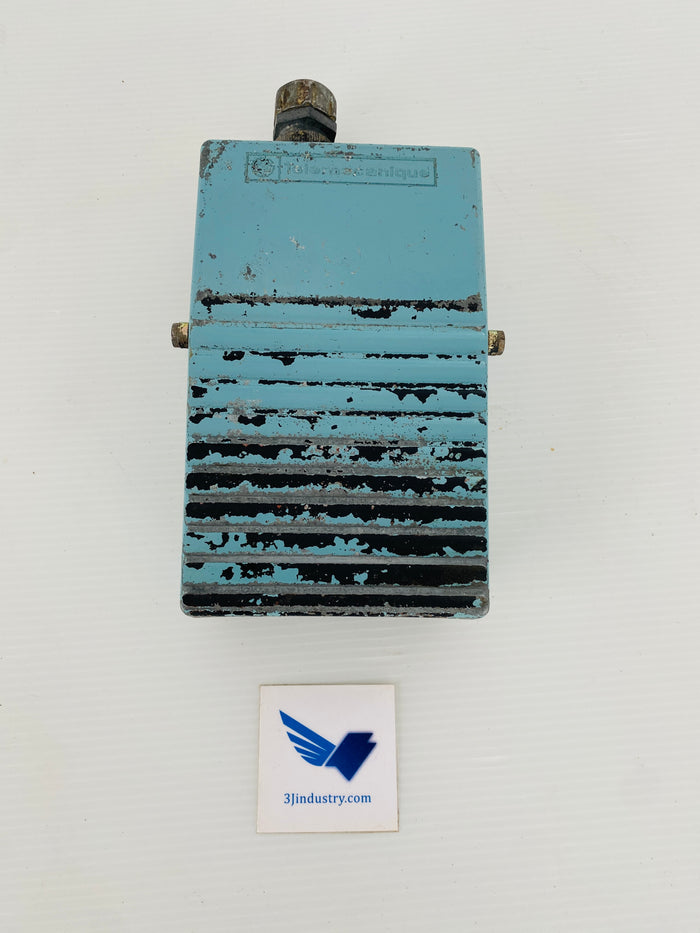 XPE-M - 10A - 500V - IEC 337  -  TELEMECANIQUE XPEM FOOT SWITCH