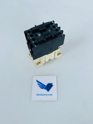 C4 - 60VAC - 6A - 31 - PHASE BARRIER BROKEN  -  LOVATO C4 CONTACTOR