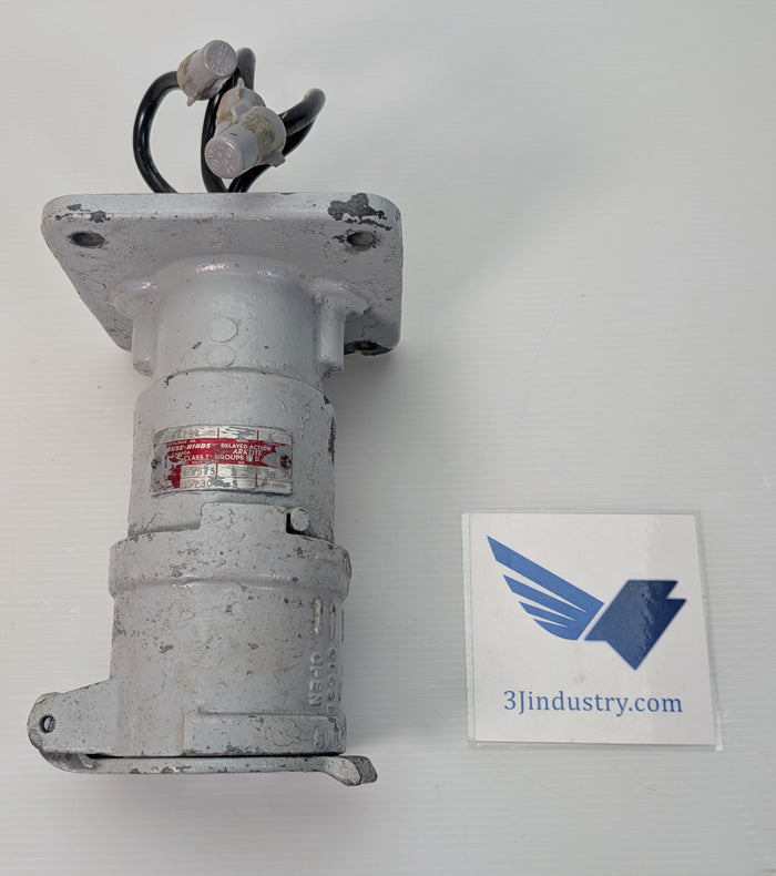 CES4234 - Crouse Hinds Receptacle Delayed action circuit breaking