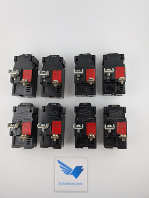 31120 - Set of 8 - Bulldog Electric Circuit breaker Molded case