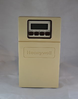 T775A1019 - 63-2489 Honeywell 1x In 2x Out Relay  Remote Temperature Controller