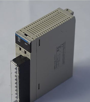 CS1W-MAD44 OMRON CS1 MAD44 PLC ANALOGUE 4IN / 4OUT 1-5V / 4-20mA, 0-5V, 0-10V