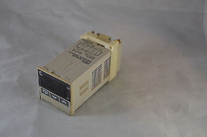 E5CS-RIKJX  -  OMRON  -  CONTROL TEMP 3A, 250VAC  100to240VAC