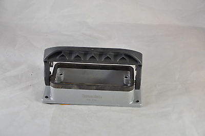PB316  -  Thomas & Betts  -  Base, Panel Mount
