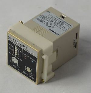 E2C-AM4A OMRON E2C AM4A  Amplifier Sensor DC SUPPLY NPN / PNP