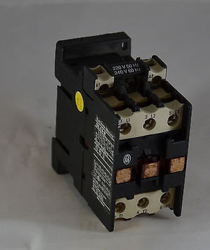 DIL0AM (220V50HZ, 240V60HZ)  -  Moeller  -  Miniature contactor