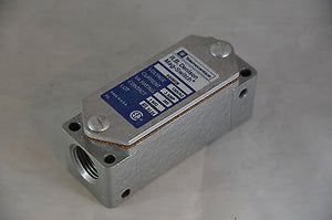 SG0-8026  -  TELEMECANIQUE  -  Proximity Switch Magnet