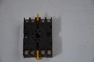 P2CF-08  -  OMRON  -  SOCKET DIN MNT 8 PIN   10A, 250VAC