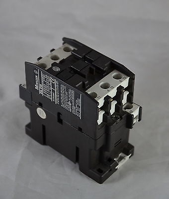 DIL0M  (230V/50HZ 240V/60HZ)  -  Moeller  -  Motor Contactor