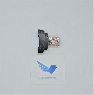LOT OF 4 - MY2 AC110/120 (S) WITH SOCKET PYF14A-E  -  OMRON MY2 RELAY