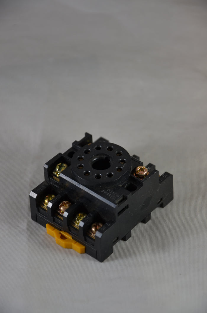 Lot of 5 Relay - PF113A  -  Omron  -  Relay Socket  -  OMRON PF Connector - 11-Pin