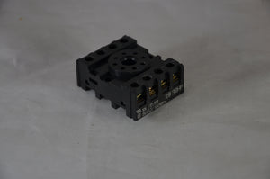 Lot of 1 Relay - PF083A-E  -  Omron  -  Relay Sockets & Hardware  -  OMRON PF Connector - Socket (8 Pin) din Rail