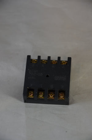 Lot of 1 Relay - P3G-08  -  Omron  -  Relay Sockets & Hardware  -  OMRON P3G Connector - 8 pins