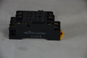 Lot of 1 Relay - PY11A  -  Omron  -  Relay Socket  -  OMRON PY Connector - Relay Socket 5AMP 250VAC 11PIN.